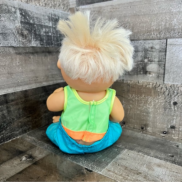 VINTAGE CABBAGE PATCH DOLL BEACH DAY SURFS UP 1988 VINTAGE HARDBODY BLONDE - Picture 5 of 9